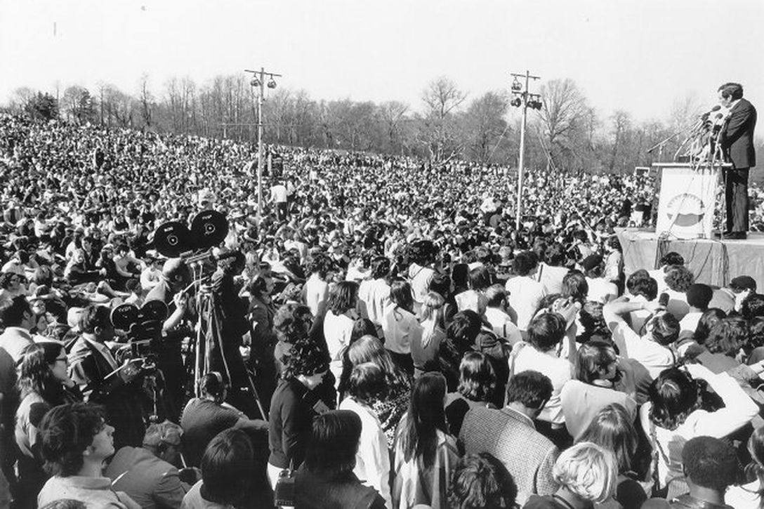 Fonte: https://philly.curbed.com/2016/4/22/11487922/historical-photos-first-earth-day